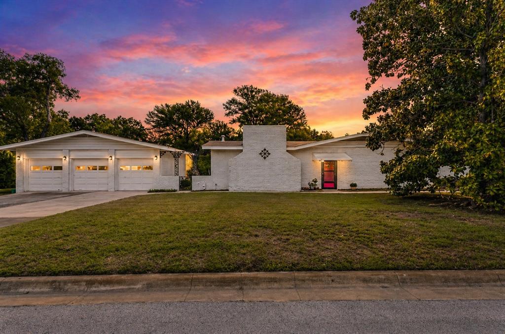 203 Lakeridge Road Lakeside, TX 76108 - Photo 2 of 29