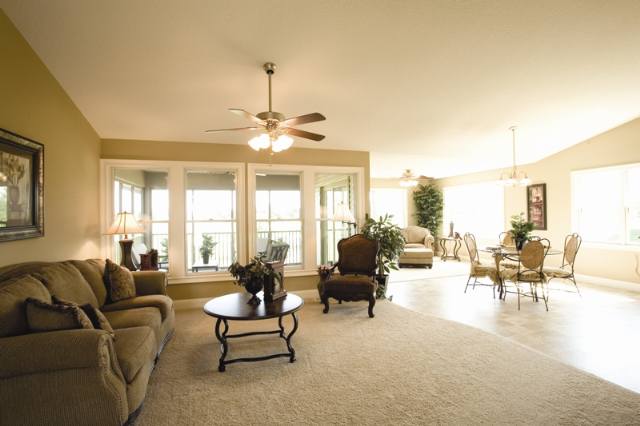3321 Baton Rouge Road Muscatine, IA 52761 - Photo 3 of 5 Gallery Image 3