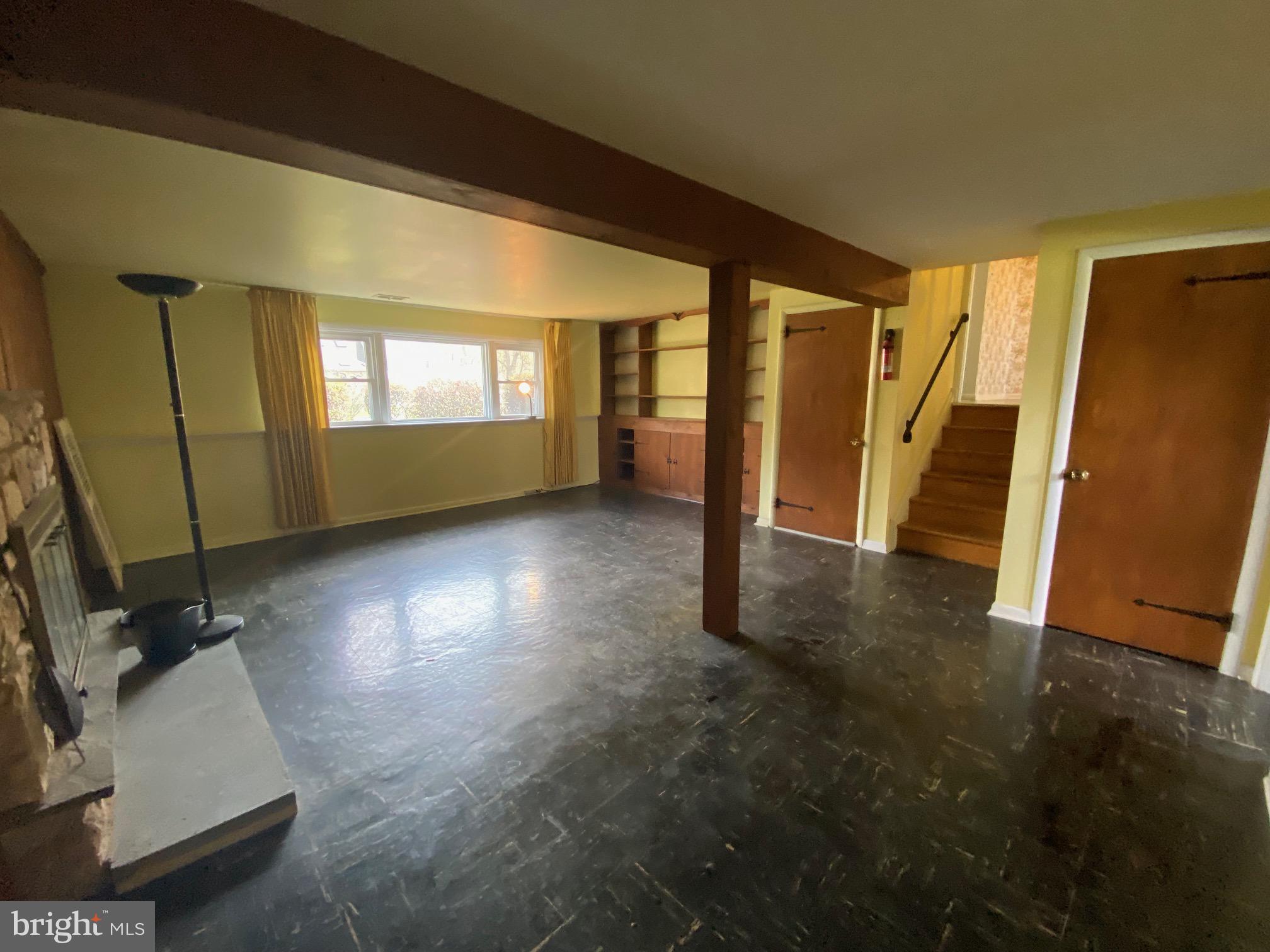 123 Cornwall Drive Chalfont, PA 18914 - Photo 21 of 37 a view of an empty room with a window