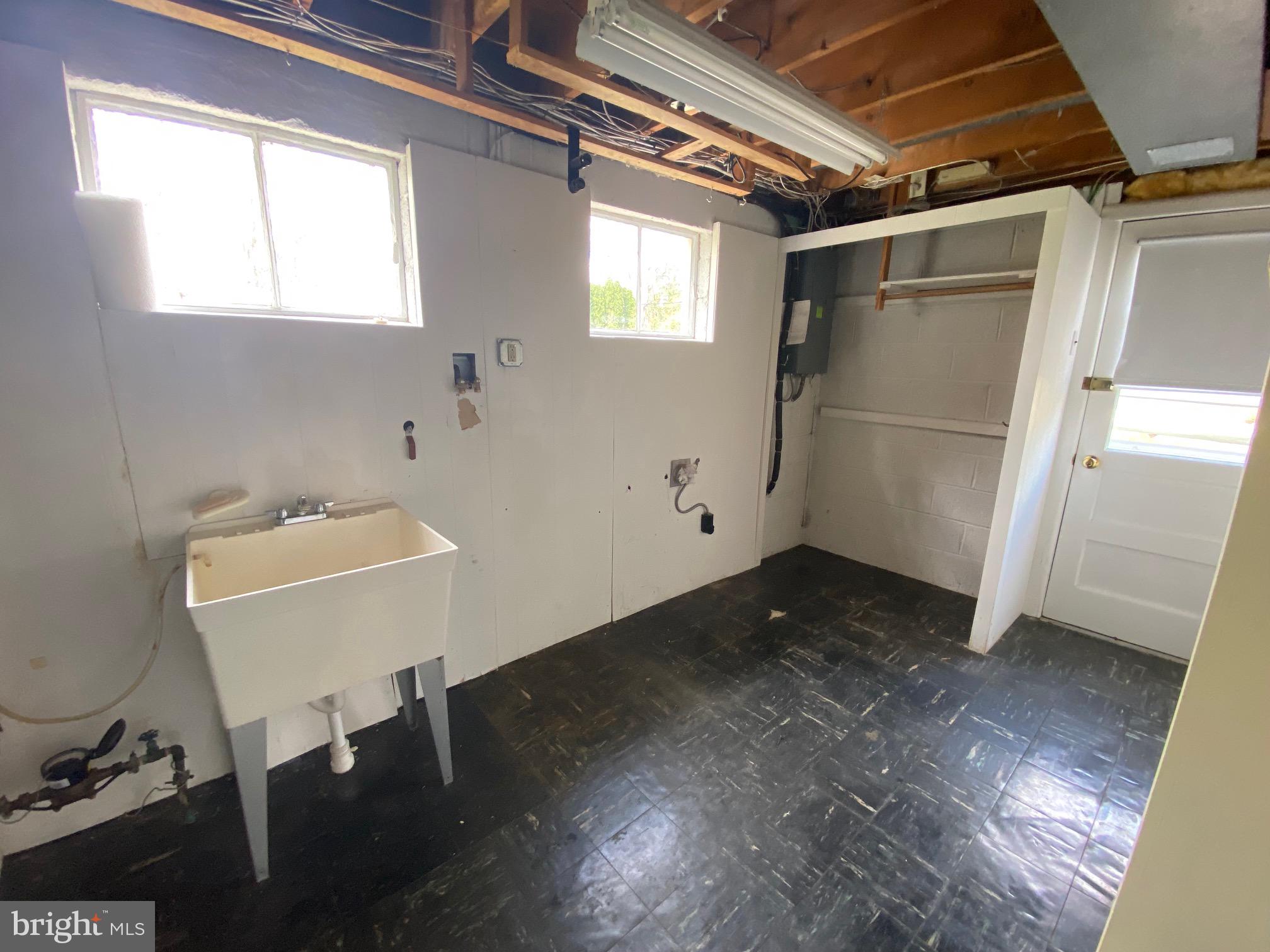 123 Cornwall Drive Chalfont, PA 18914 - Photo 25 of 37 a view of utility room