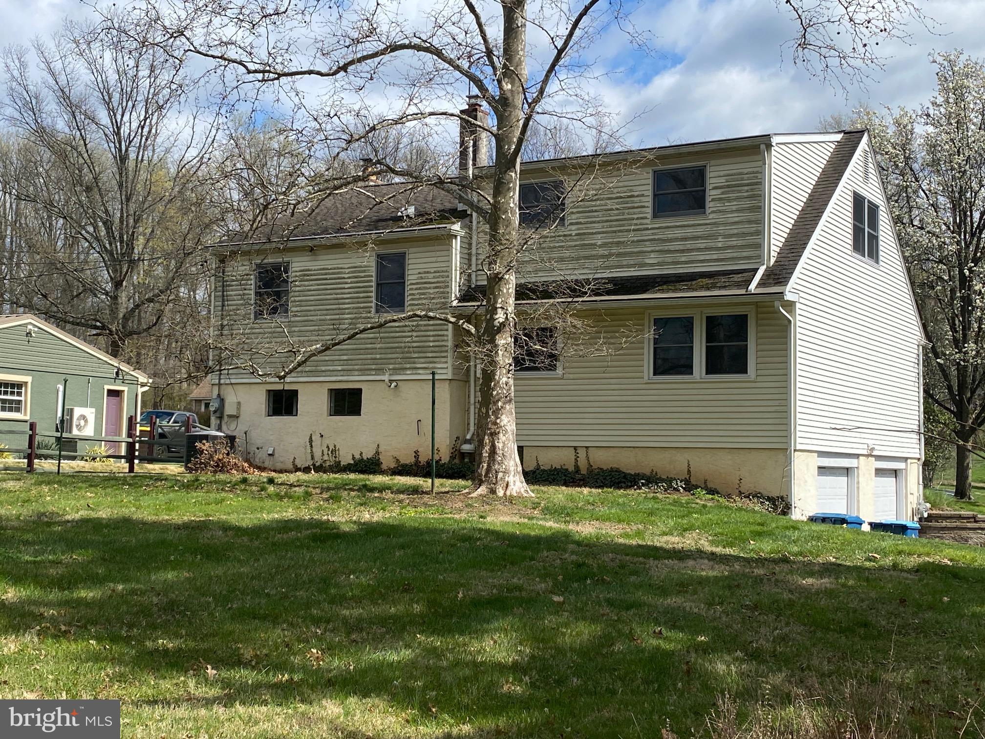 123 Cornwall Drive Chalfont, PA 18914 - Photo 32 of 37 a front view of house with yard