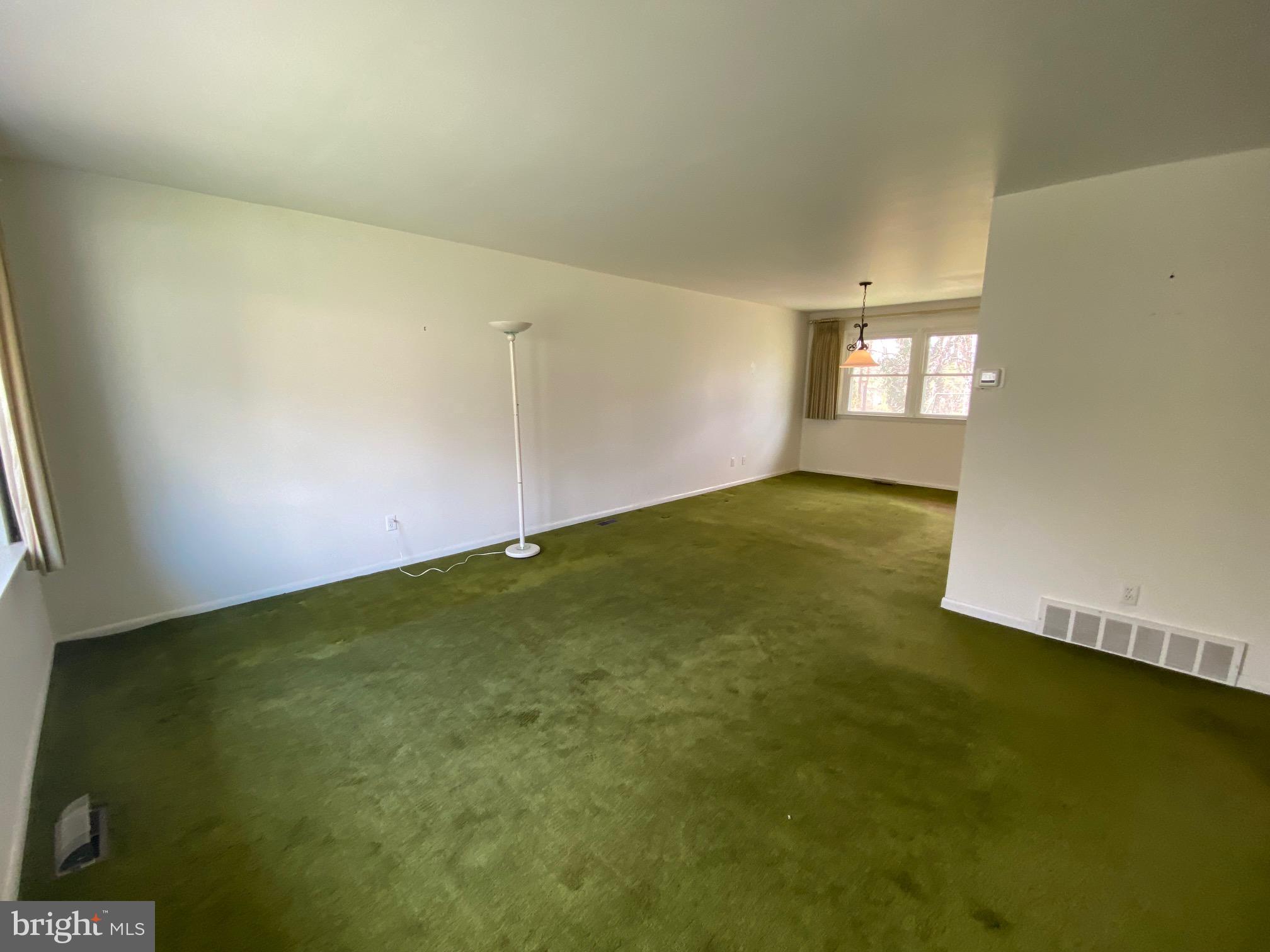 123 Cornwall Drive Chalfont, PA 18914 - Photo 4 of 37 an empty room with a natural light