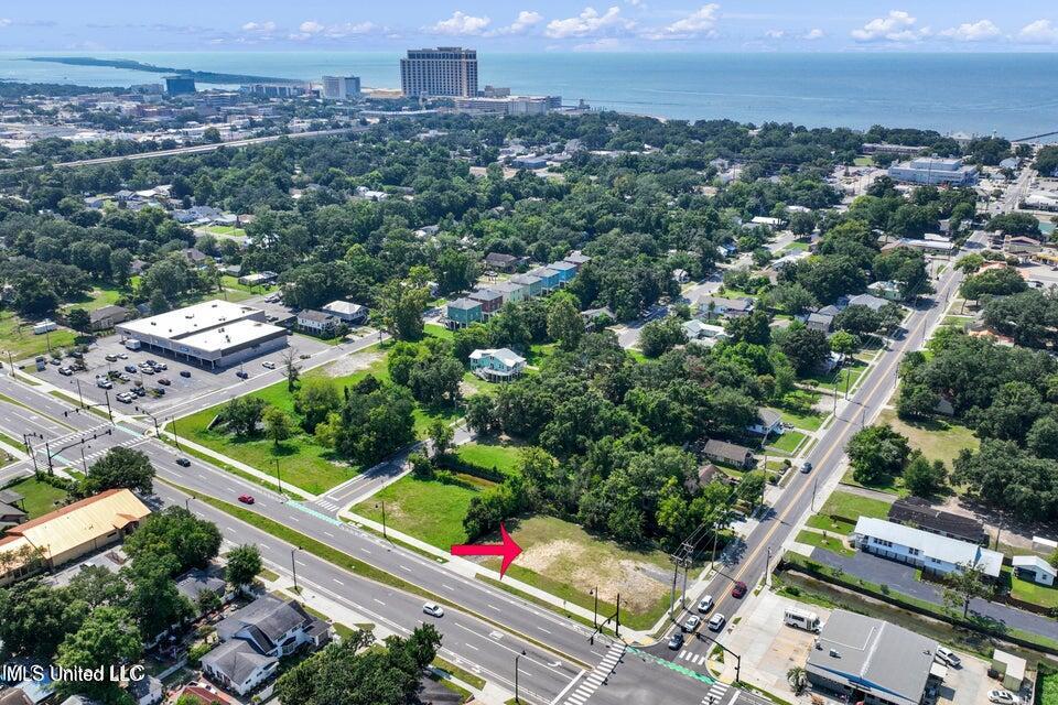 1067 Division Street Biloxi, MS 39530 - Photo 3 of 10 20240808141427773454000000-o