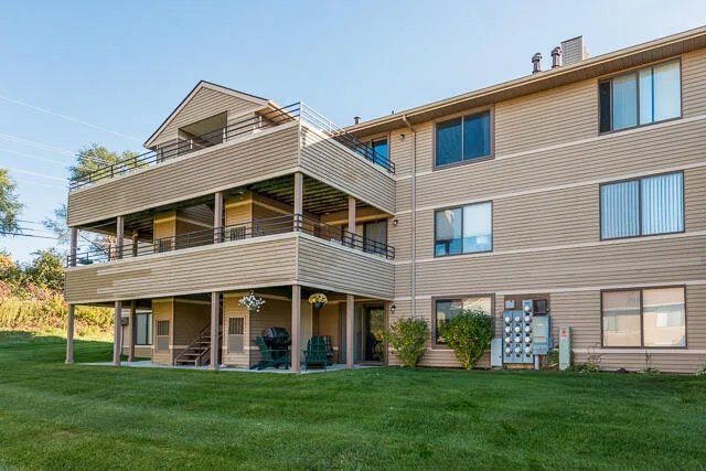 $239,000 | 275 Briarcrest Drive, Unit 185, Ann Arbor, MI 48104