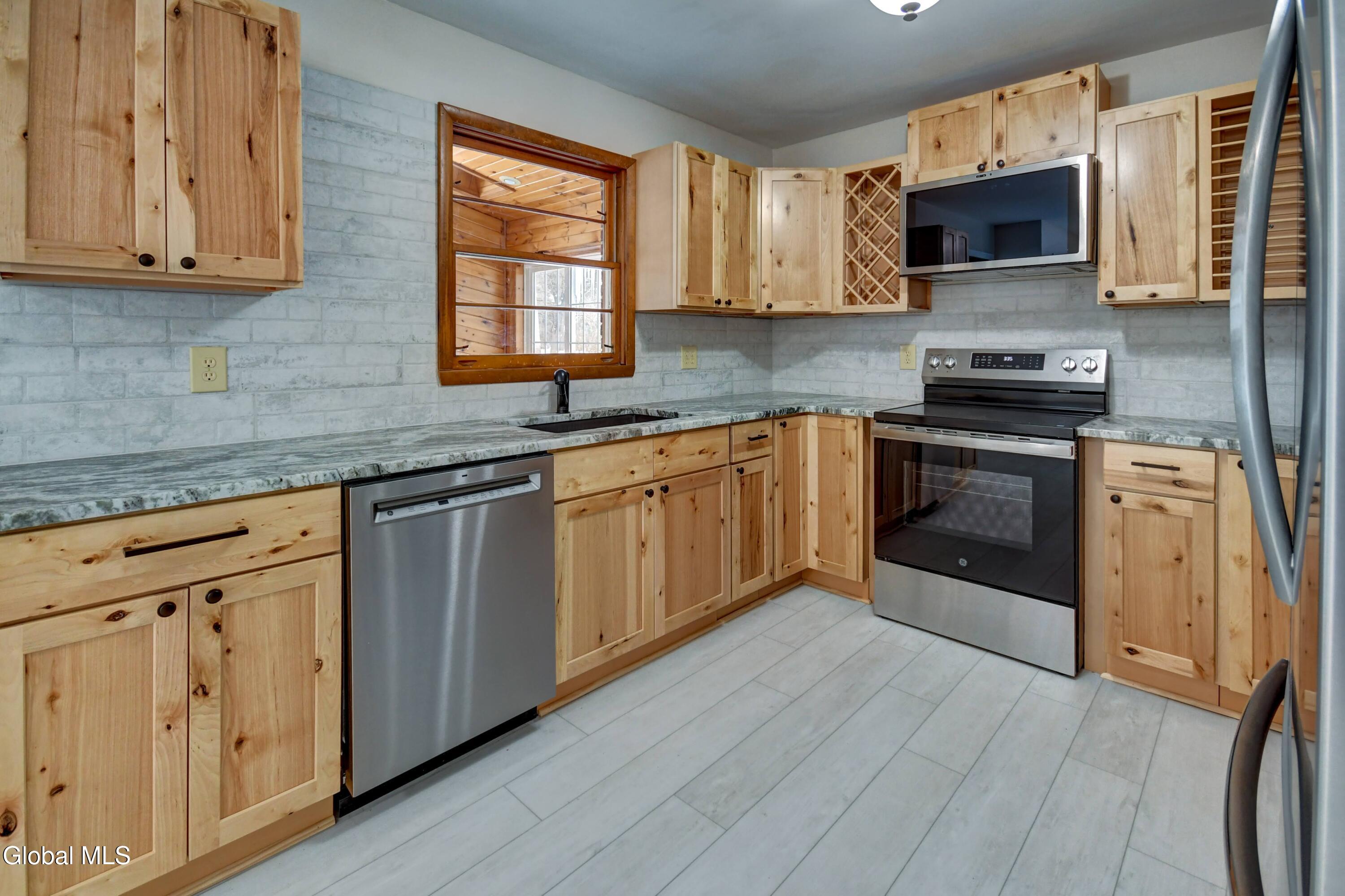 179 Steadwell Road Amsterdam, NY 12010 - Photo 15 of 84 179 Steadwell Rd-86
