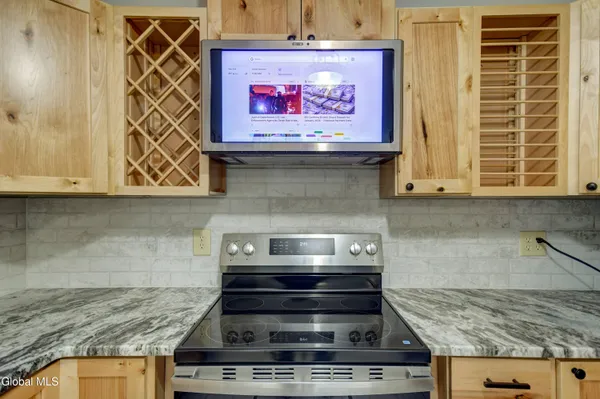 $425,000 | 179 Steadwell Road, Amsterdam, NY 12010