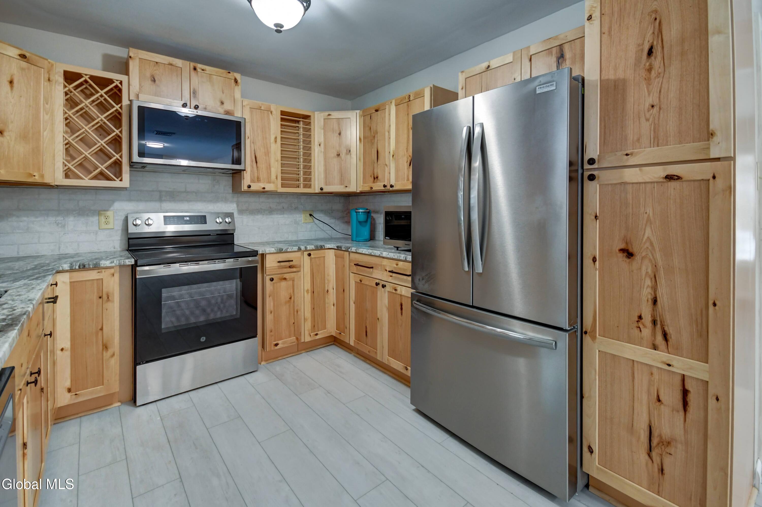 179 Steadwell Road Amsterdam, NY 12010 - Photo 19 of 84 179 Steadwell Rd-87