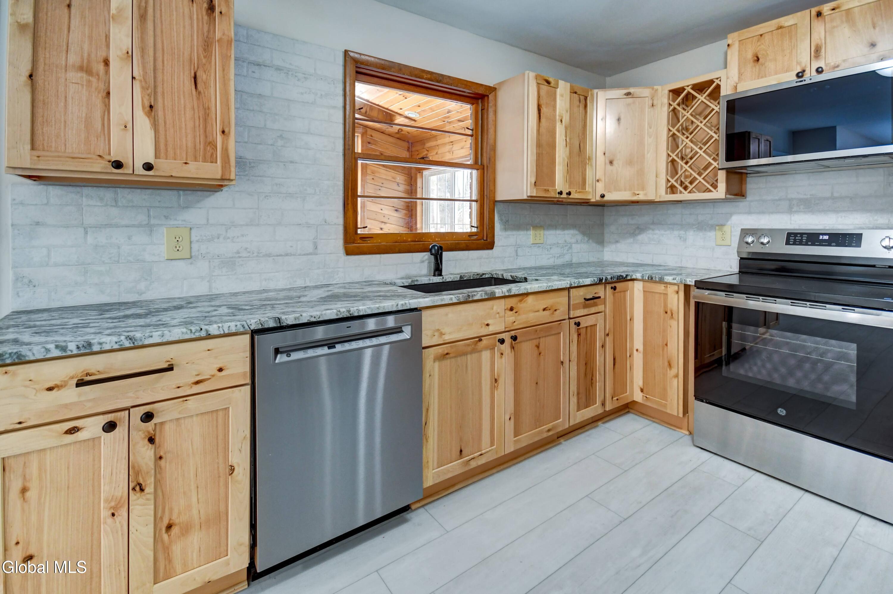 179 Steadwell Road Amsterdam, NY 12010 - Photo 20 of 84 179 Steadwell Rd-92
