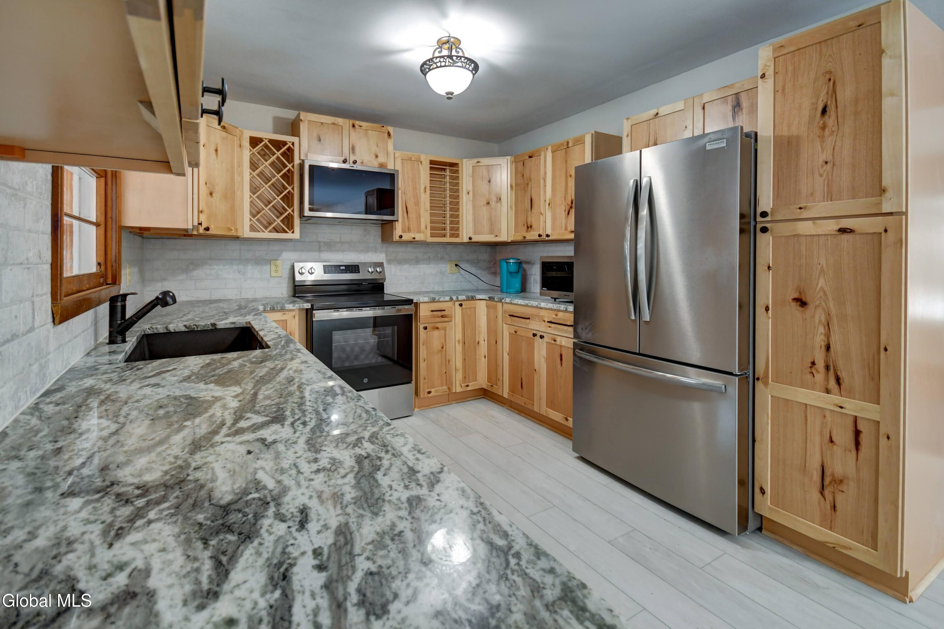 179 Steadwell Road Amsterdam, NY 12010 - Photo 23 of 84 179 Steadwell Rd-43