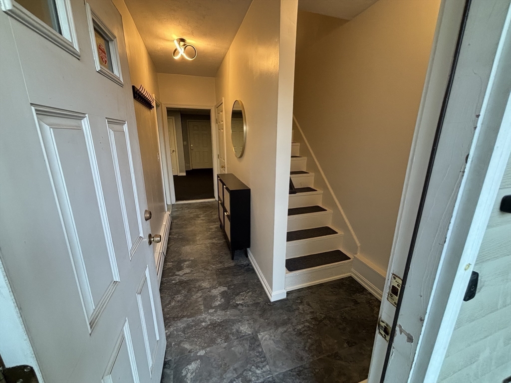 33 Sigel Street, Unit B Worcester, MA 01610 - Photo 8 of 29