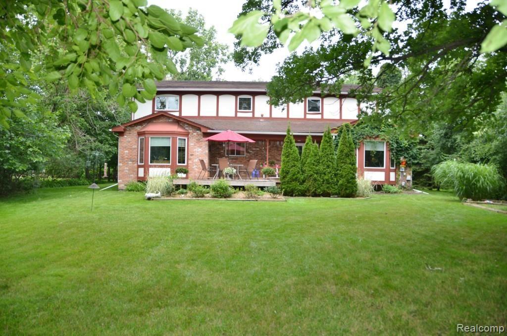 22101 Meridian Road Grosse Ile, MI 48138 - Photo 7 of 52 DSC_2212.jpg