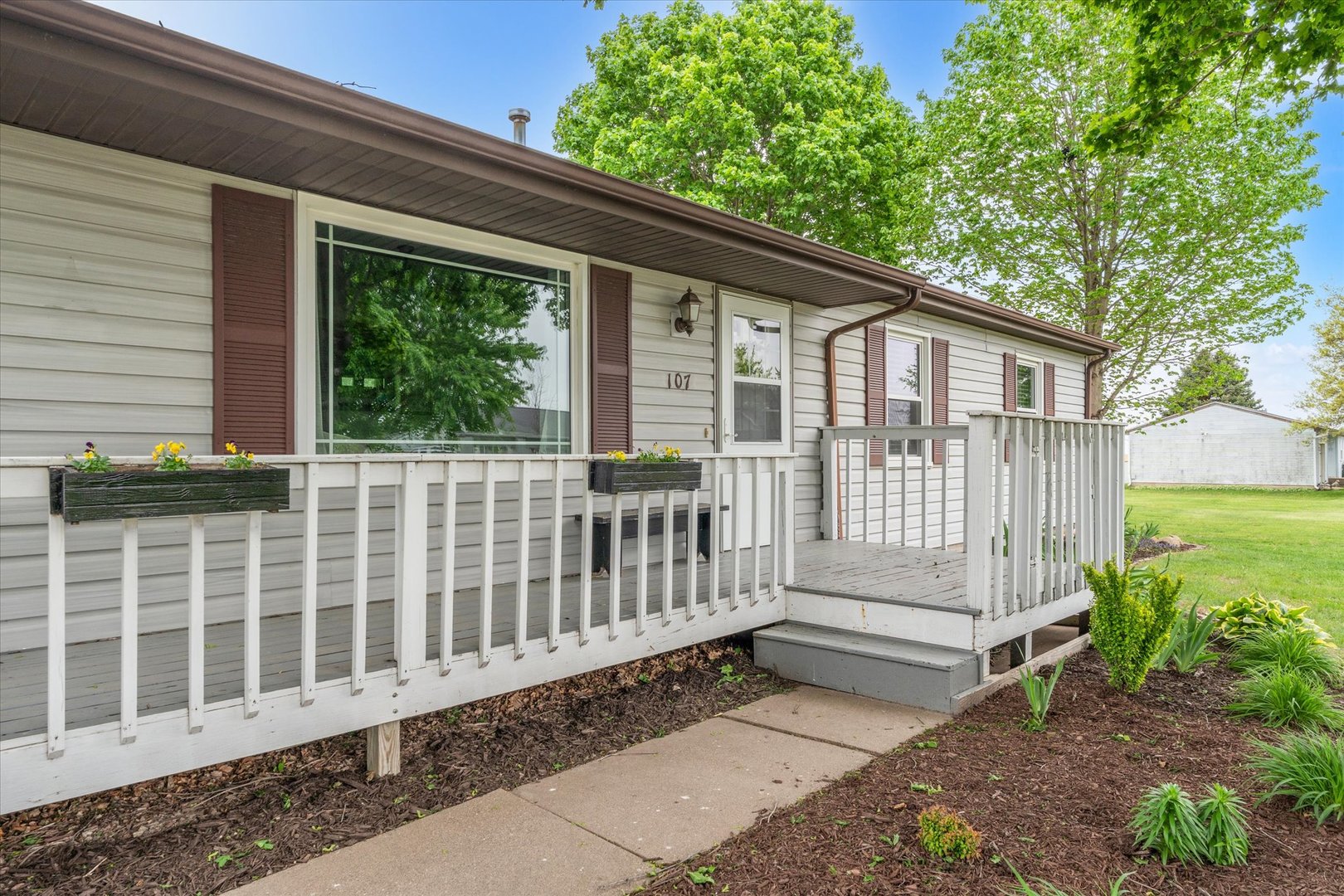 107 4th Street Calamus, IA 52729 - Photo 5 of 41