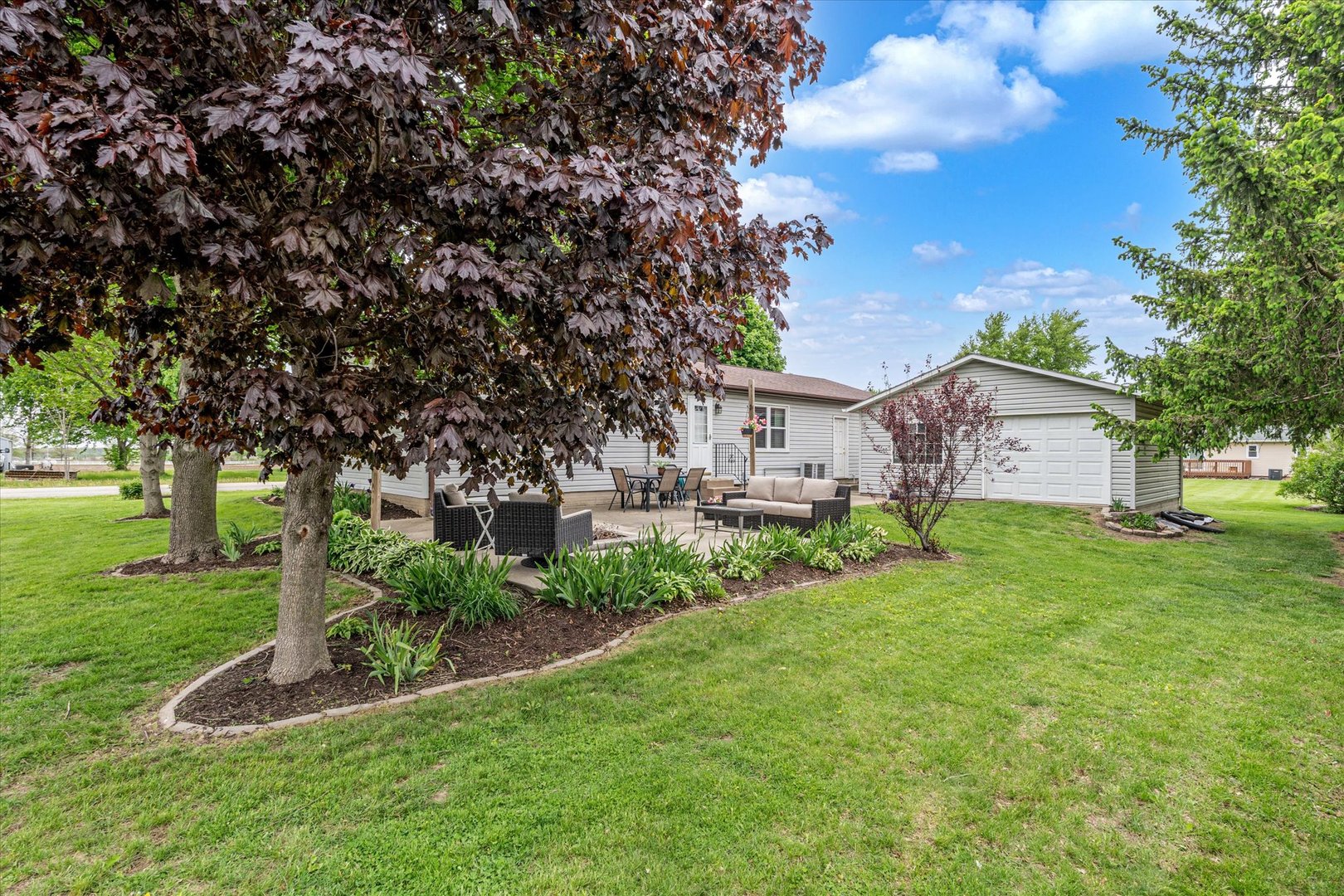 107 4th Street Calamus, IA 52729 - Photo 6 of 41