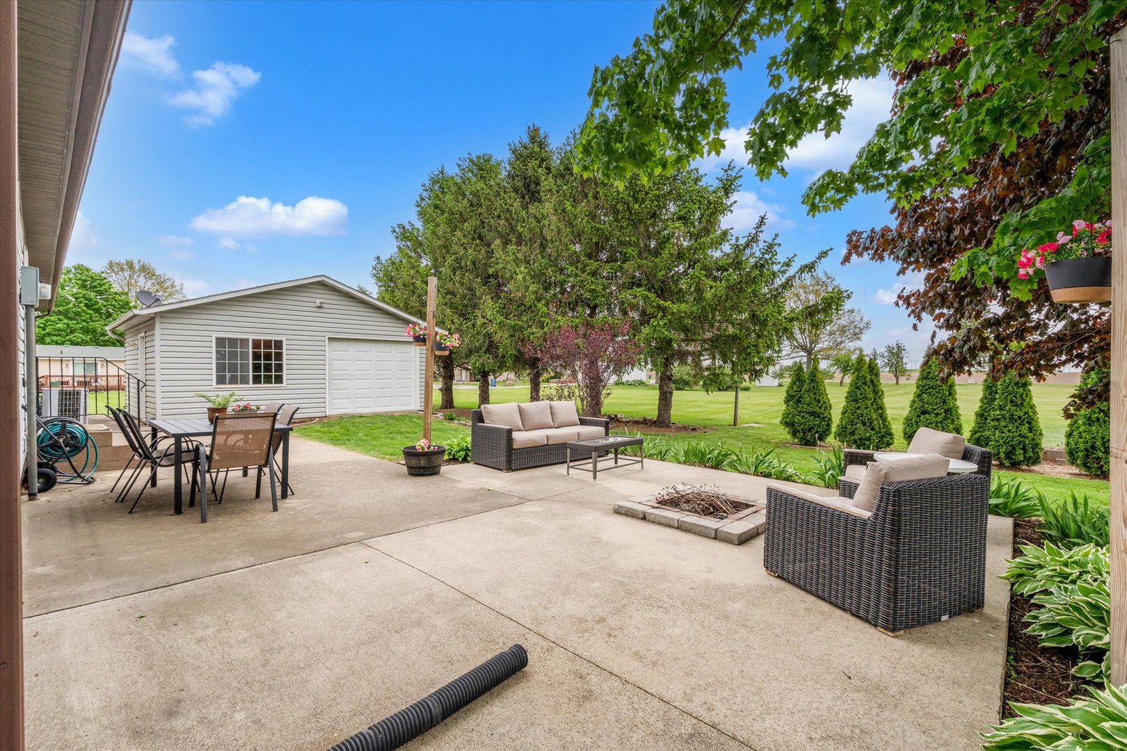 107 4th Street Calamus, IA 52729 - Photo 9 of 41