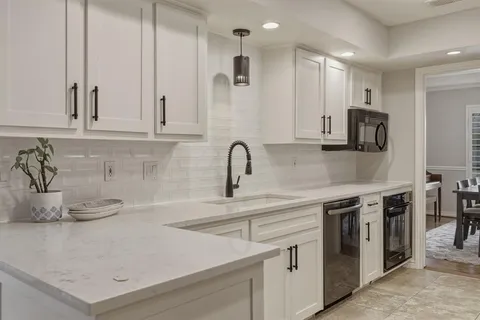 $929,900 | 9510 Hill View Drive, Dallas, TX 75231