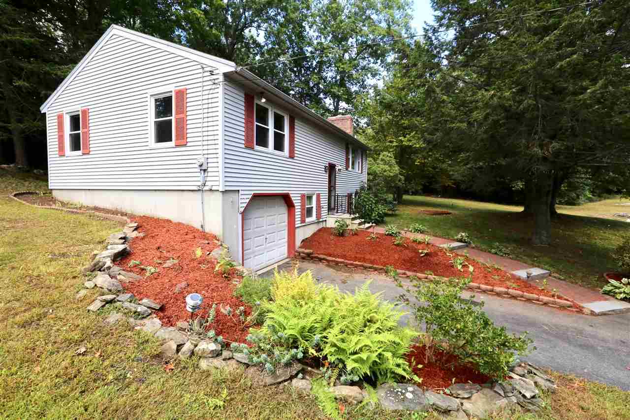 8 Clyde Road Derry, NH 03038 - Photo 2 of 33