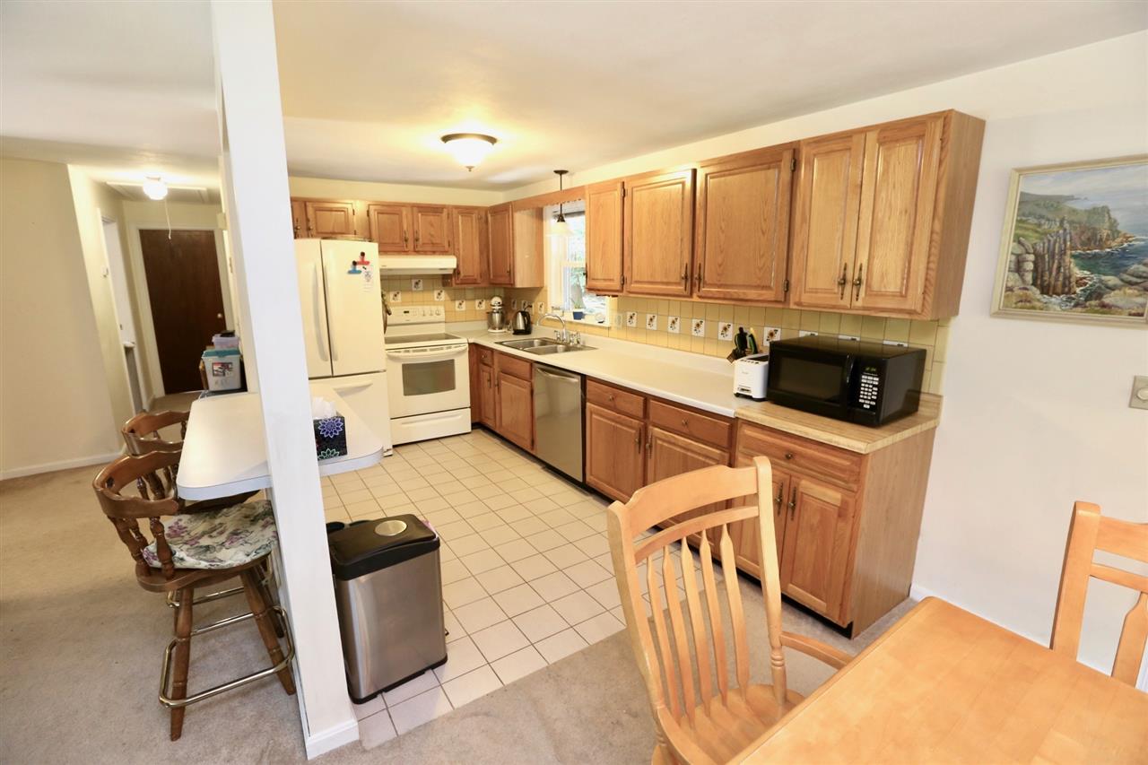 8 Clyde Road Derry, NH 03038 - Photo 11 of 33