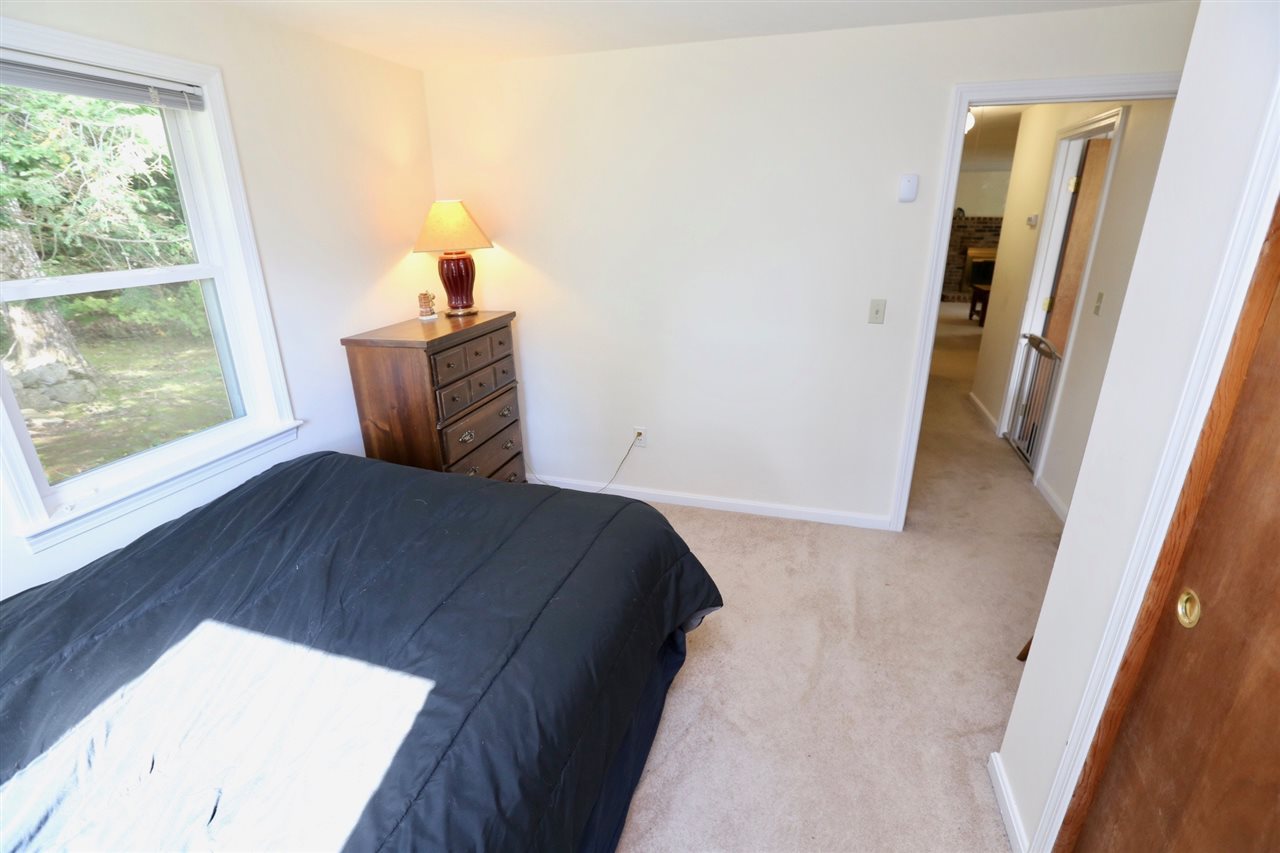 8 Clyde Road Derry, NH 03038 - Photo 22 of 33