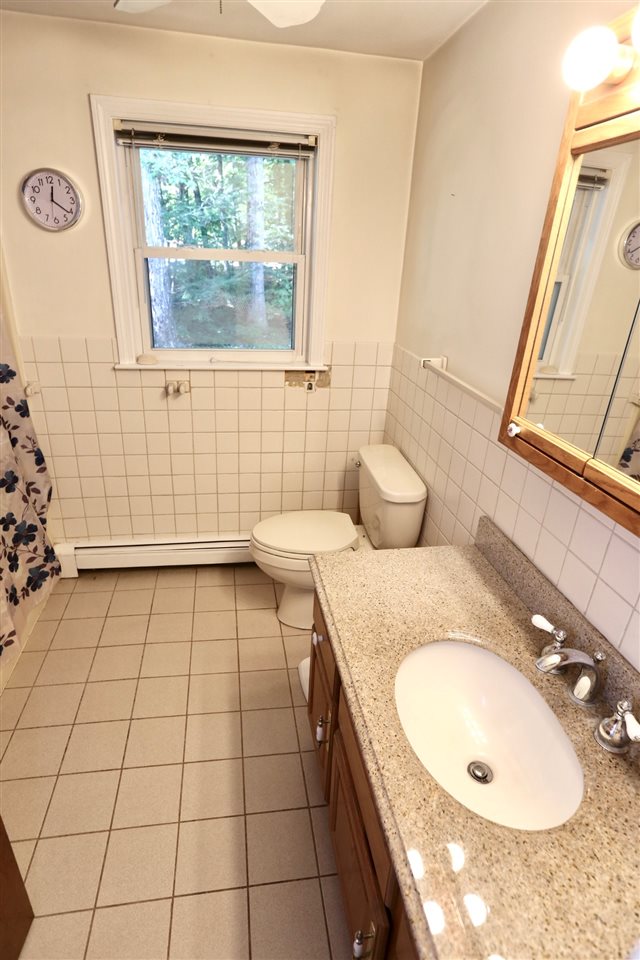 8 Clyde Road Derry, NH 03038 - Photo 23 of 33