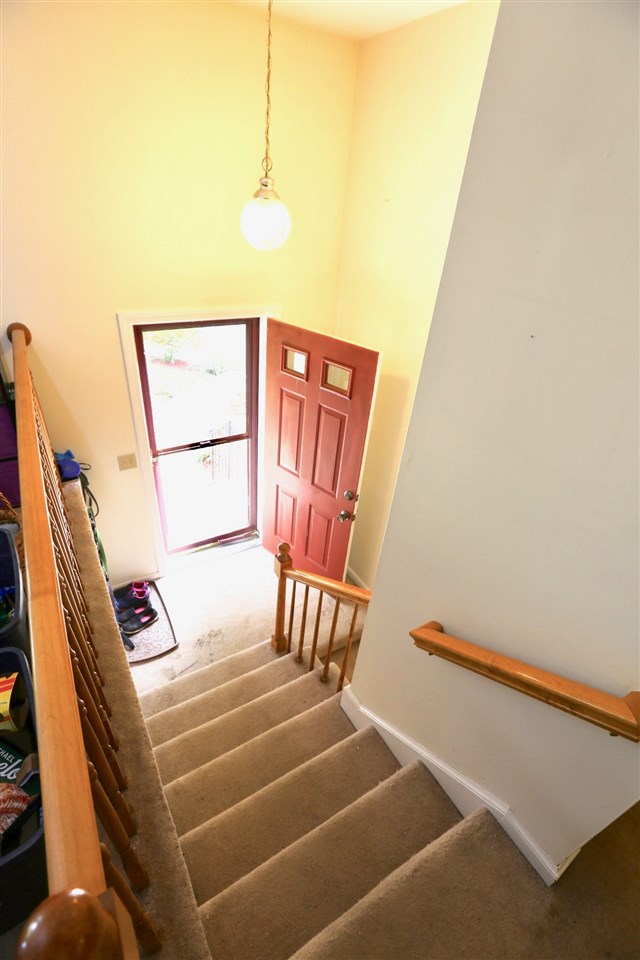 8 Clyde Road Derry, NH 03038 - Photo 24 of 33