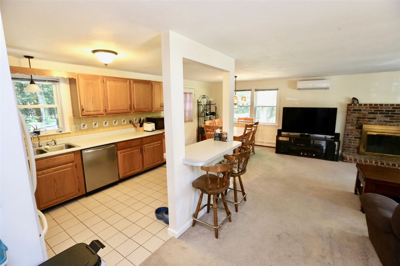 8 Clyde Road Derry, NH 03038 - Photo 10 of 33