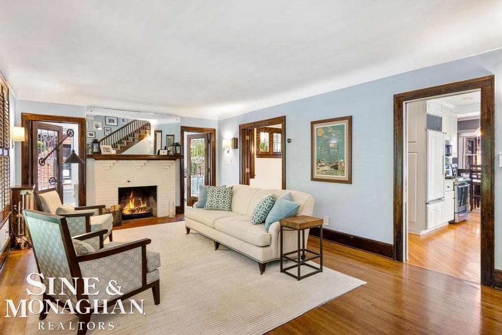 1244 Bishop Road Grosse Pointe, MI 48230 - Photo 5 of 49 50110674-4.JPG