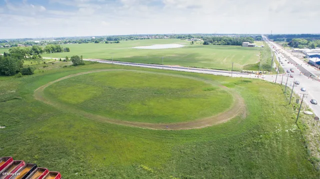 a view of a swimming pool and a lake view