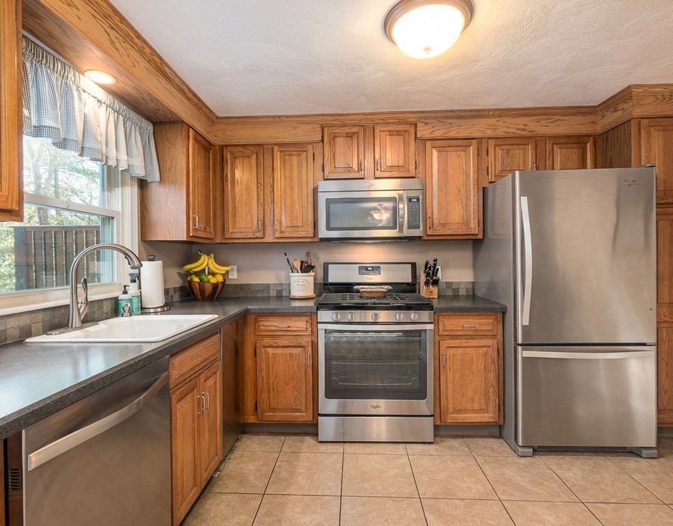 8 Oak Ridge Drive, Unit 3 Maynard, MA 01754 - Photo 11 of 30 Gallery Image 11