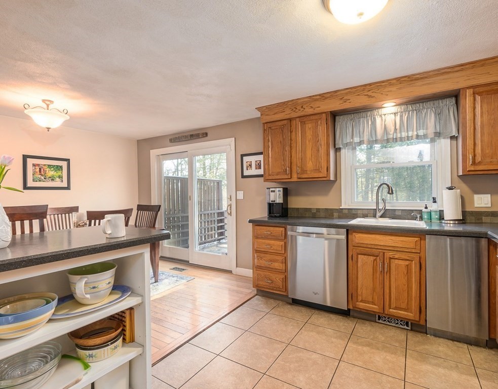8 Oak Ridge Drive, Unit 3 Maynard, MA 01754 - Photo 12 of 30 Gallery Image 12