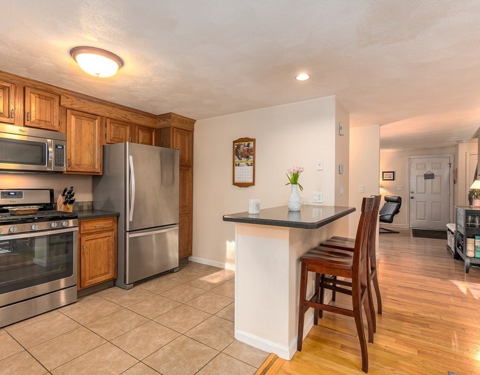 8 Oak Ridge Drive, Unit 3 Maynard, MA 01754 - Photo 8 of 30 Gallery Image 8