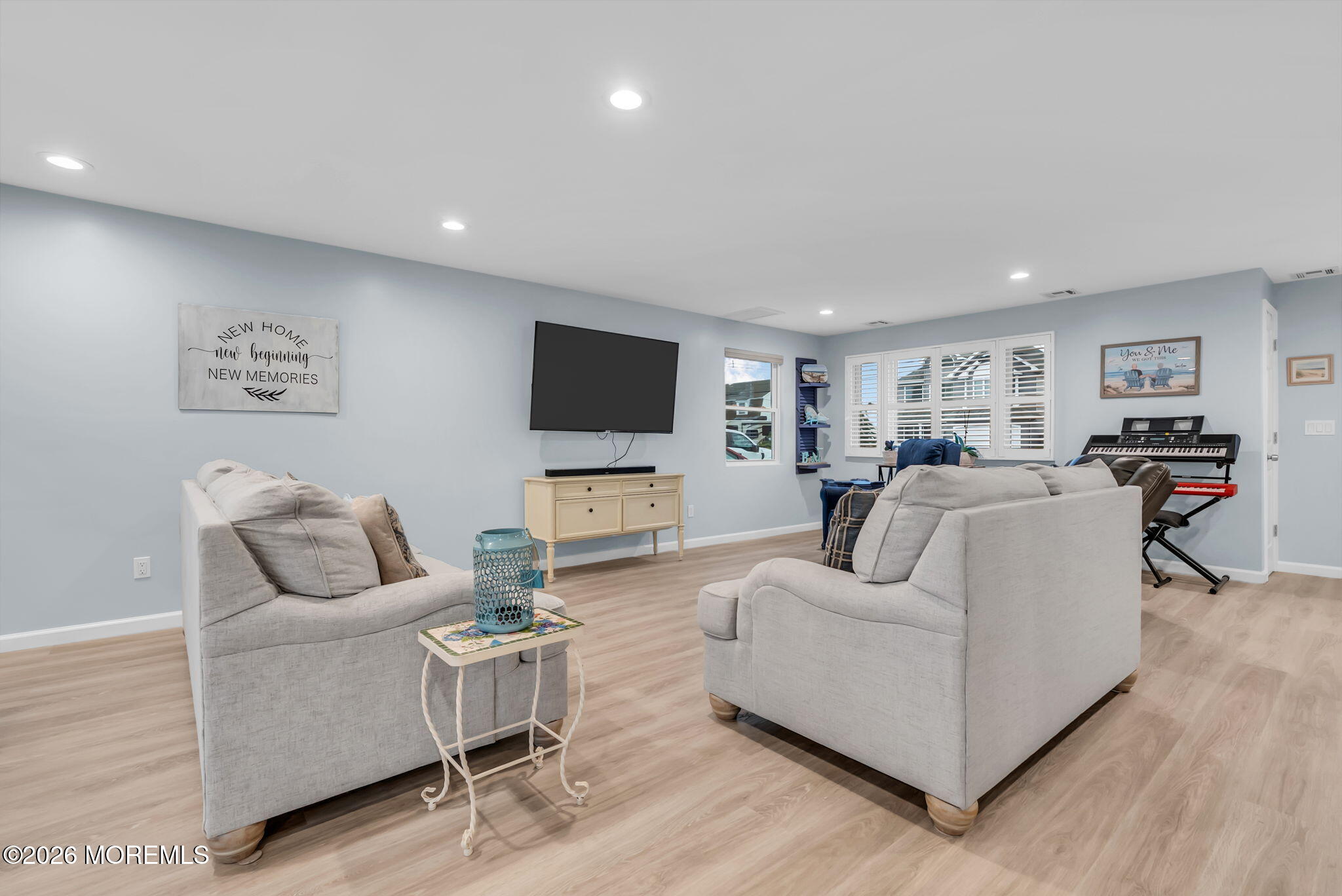 510 Bayview Drive Toms River, NJ 08753 - Photo 12 of 62 Living Room