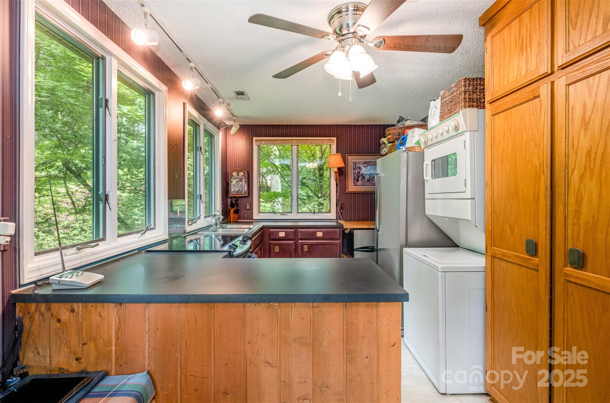 1102 Lake Montonia Road Kings Mountain, NC 28086 - Photo 25 of 48 a living room with large window
