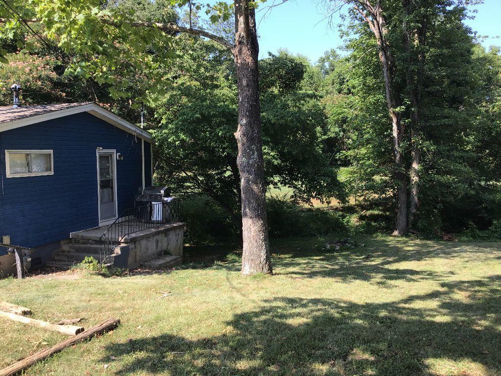 101 Houston Avenue Oak Ridge, TN 37830 - Photo 3 of 4 side yard