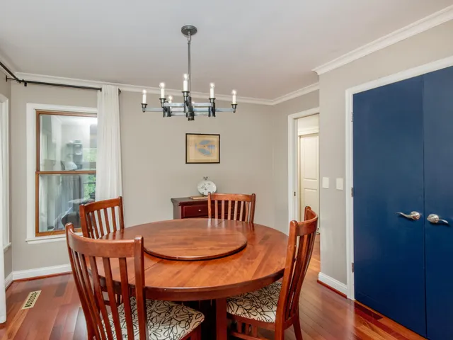 $410,000 | 2300 Dahl Court East, Maplewood, MN 55119