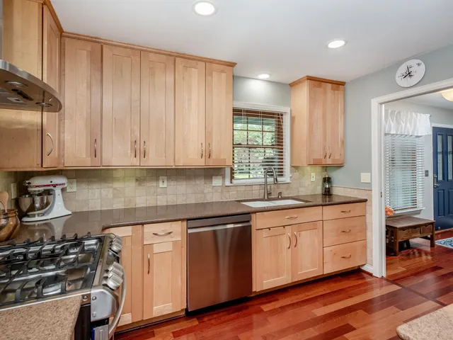 $410,000 | 2300 Dahl Court East, Maplewood, MN 55119