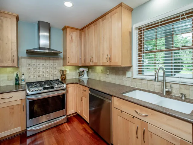 $410,000 | 2300 Dahl Court East, Maplewood, MN 55119