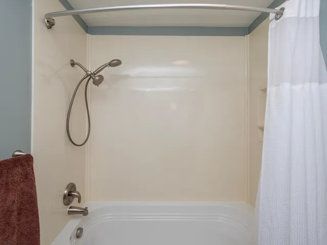 $410,000 | 2300 Dahl Court East, Maplewood, MN 55119