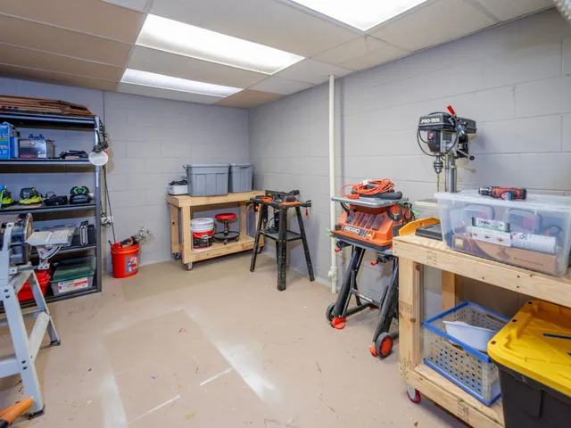 $410,000 | 2300 Dahl Court East, Maplewood, MN 55119