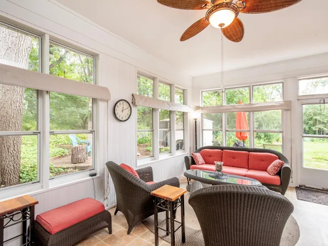 $410,000 | 2300 Dahl Court East, Maplewood, MN 55119