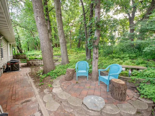 $410,000 | 2300 Dahl Court East, Maplewood, MN 55119