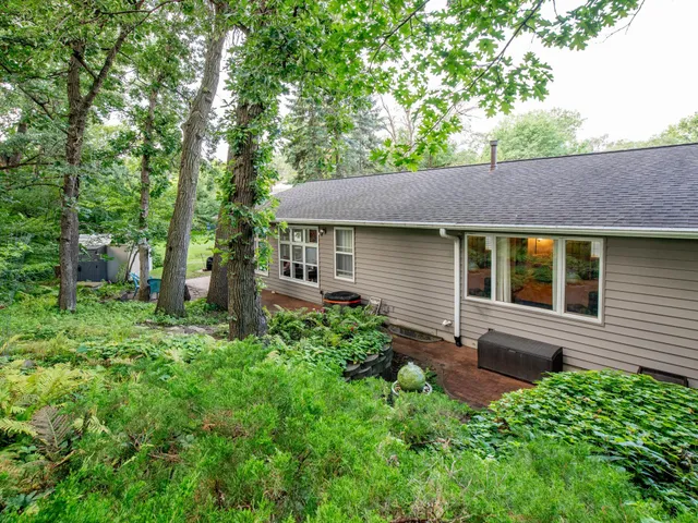 $410,000 | 2300 Dahl Court East, Maplewood, MN 55119