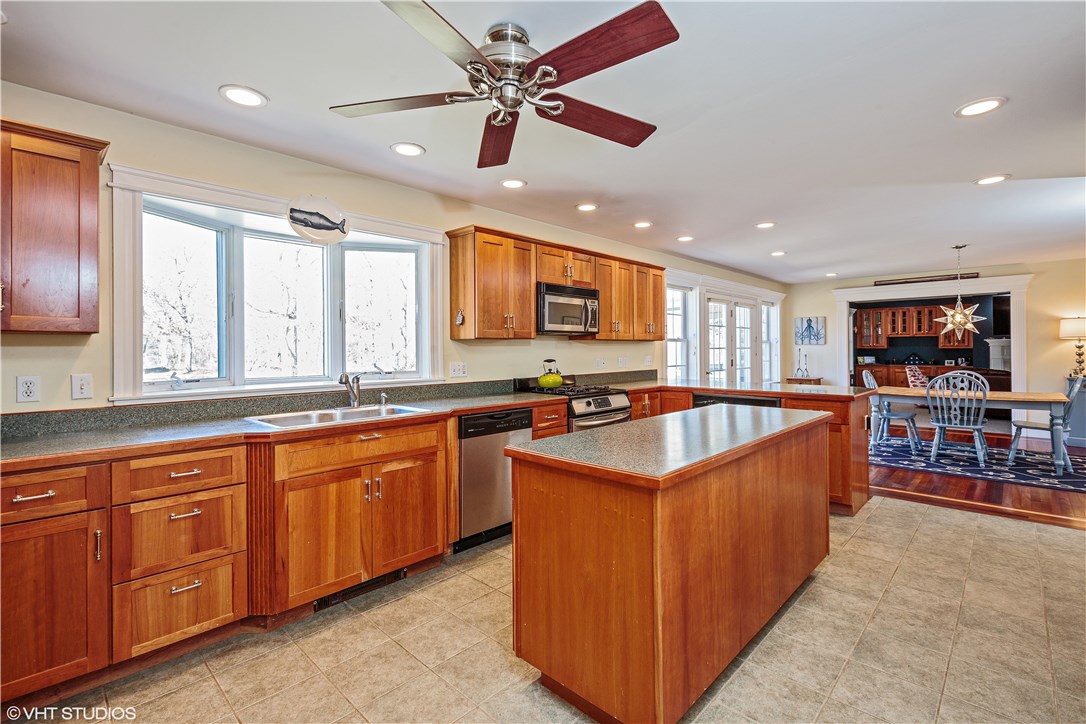 26 Blue Ridge Drive Charlestown, RI 02813 - Photo 4 of 20