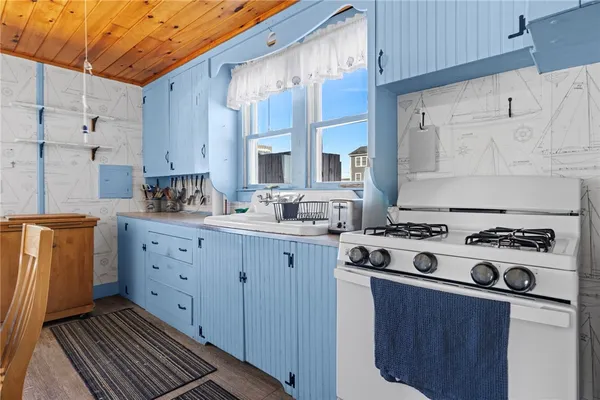 $749,900 | 1138 Succotash Road, Narragansett, RI 02879