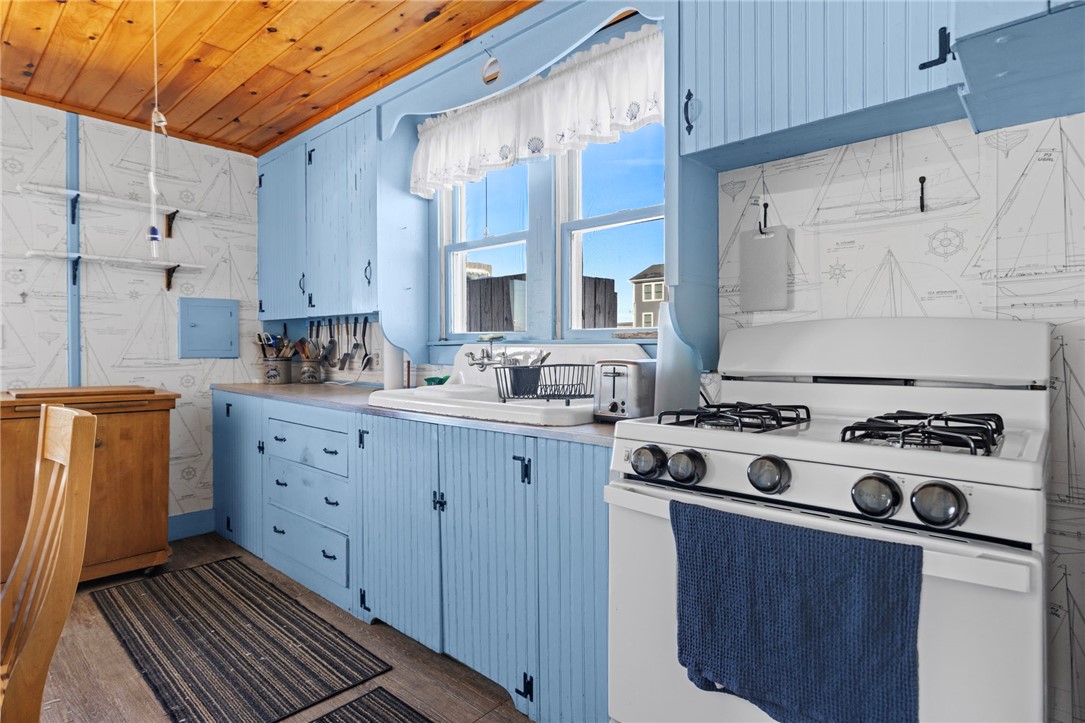 1138 Succotash Road Narragansett, RI 02879 - Photo 25 of 45