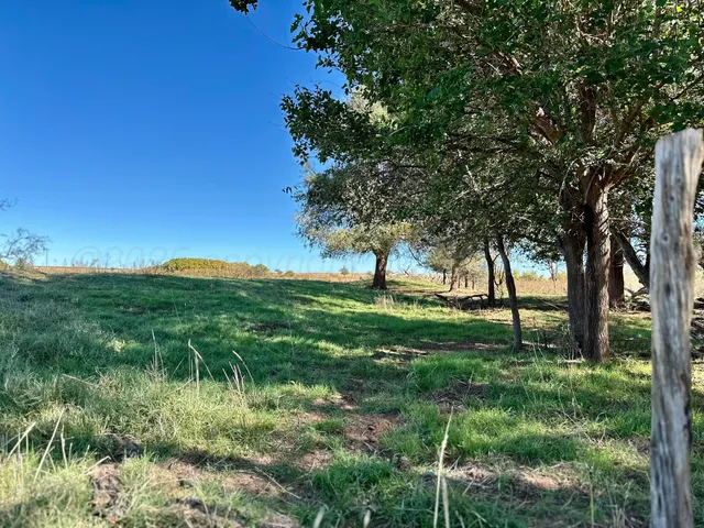 a view of a tennis court