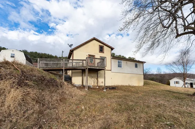 a house view with a outdoor space