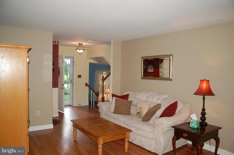 5569 Linton Road Sykesville, MD 21784 - Photo 11 of 16 Living Room
