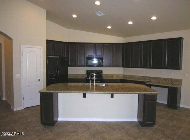 609 East Pearce Road Phoenix, AZ 85042 - Photo 7 of 33 Photo #6