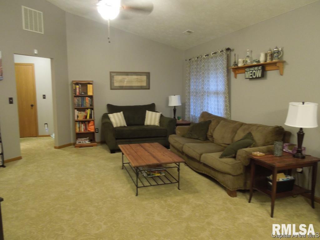 1908 Skipton Road Springfield, IL 62702 - Photo 2 of 15