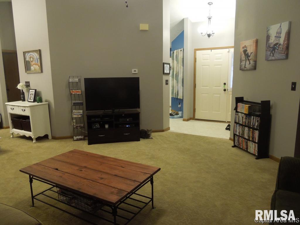 1908 Skipton Road Springfield, IL 62702 - Photo 3 of 15